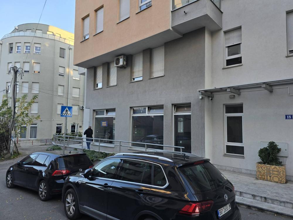 Glavna slika -Madridska,  Lokal za izdavanje, 387m2, 3.870€