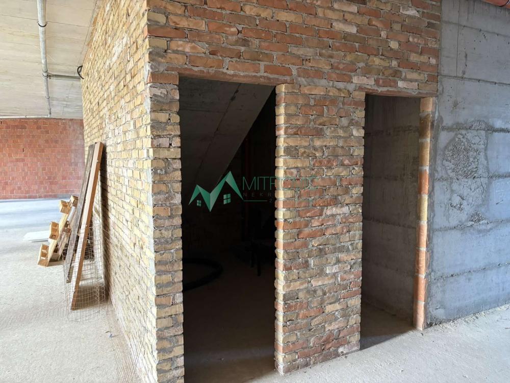 Slika 9 -  Lokal na prodaju, 327m2, 1.010.400€