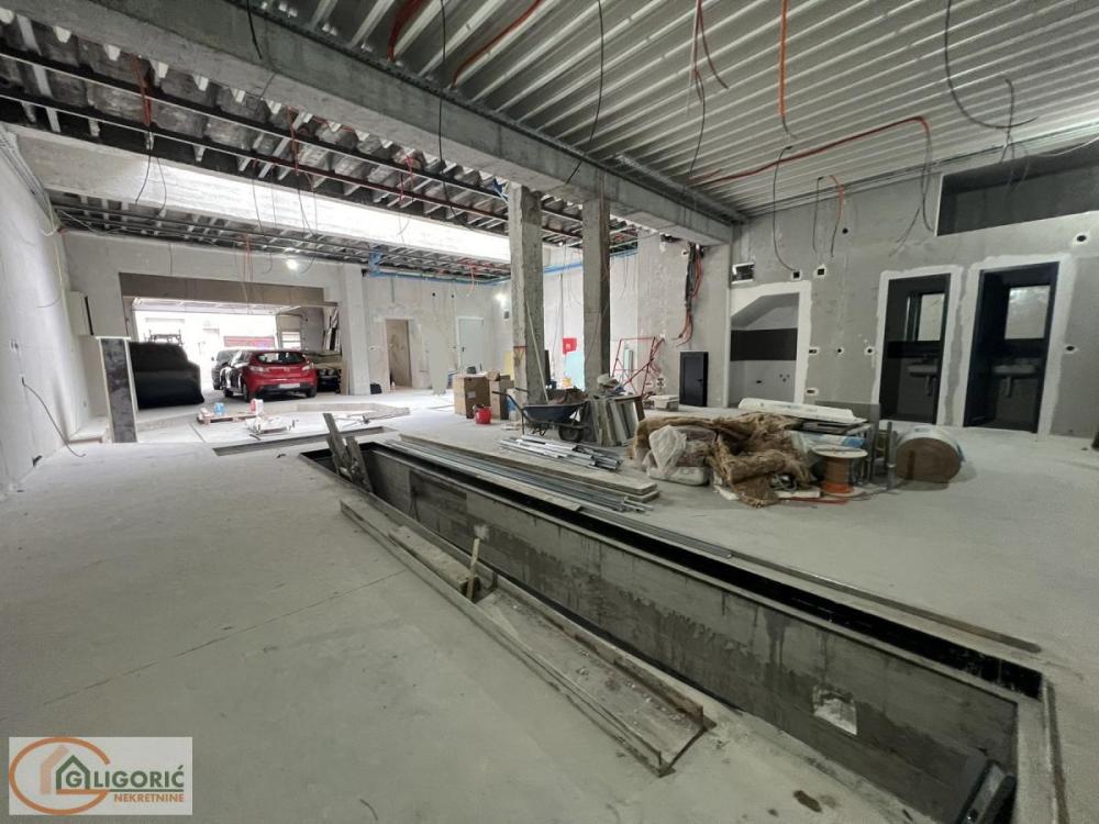 Slika 8 - Niška,  Lokal na prodaju, 382m2, 700.000€