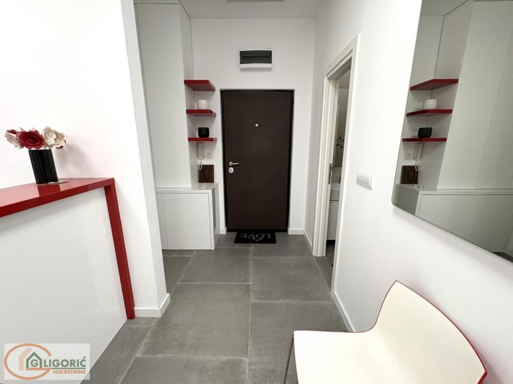 Slika 1 - Cerska,  Lokal za izdavanje, 60m2, 700€