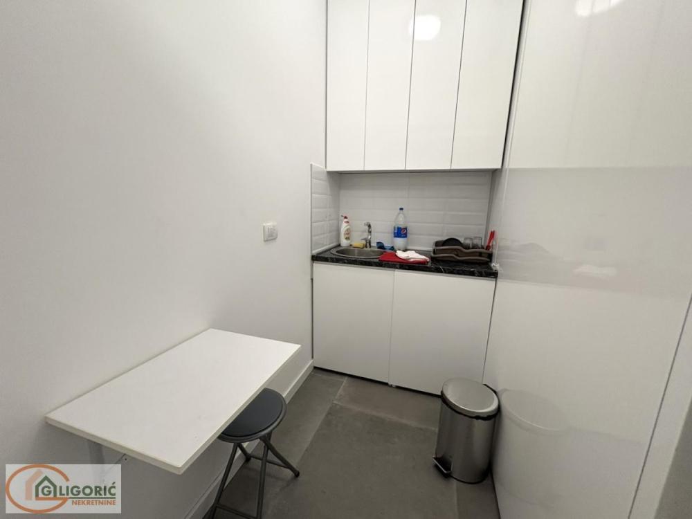 Slika 5 - Cerska,  Lokal za izdavanje, 60m2, 700€