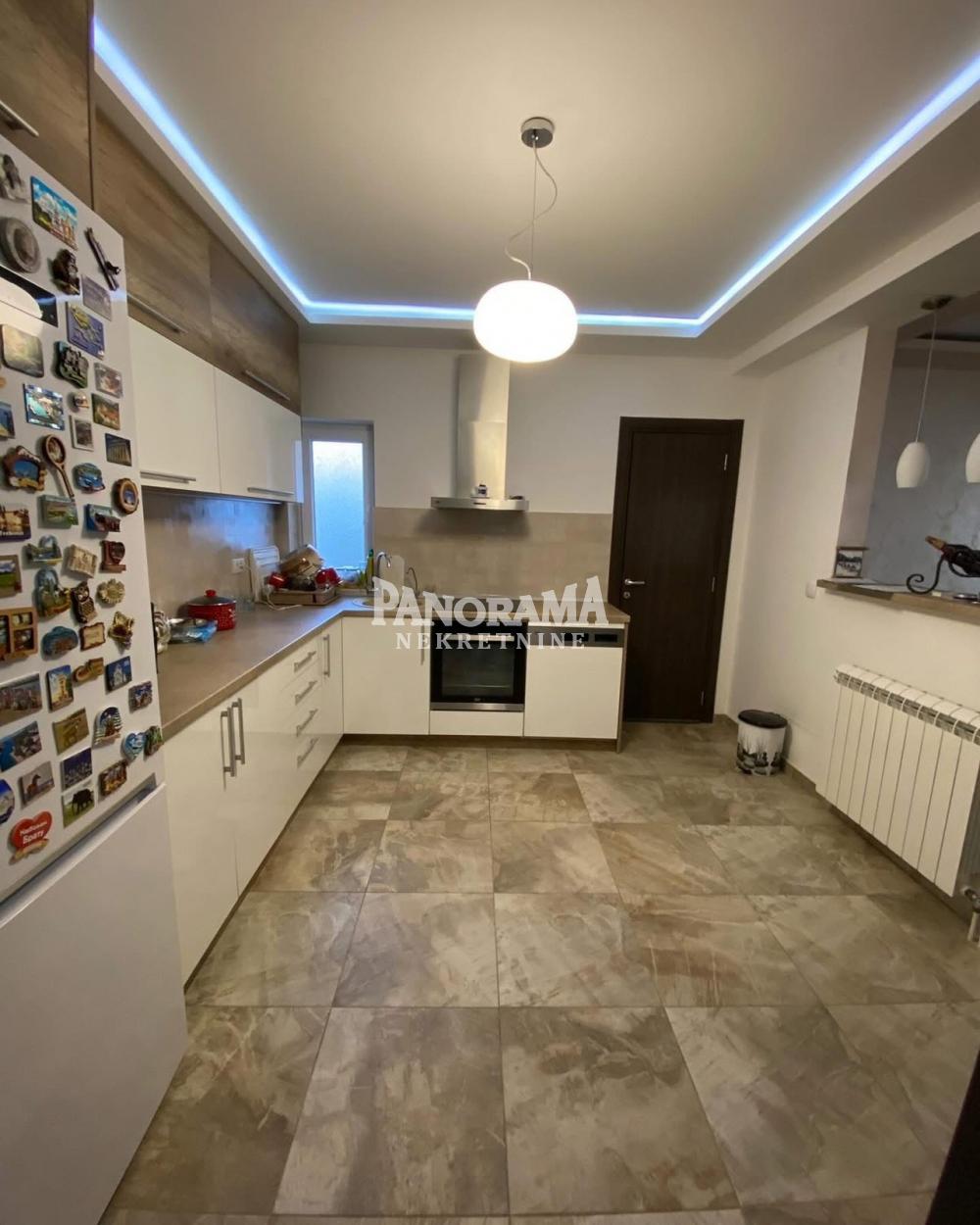 Slika 8 - Vodovodska 2. deo,  Kuća na prodaju, 298m2, 510.000€