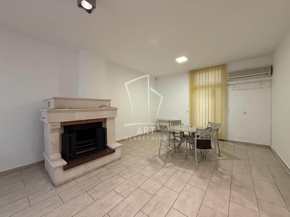 Slika 1 - Milana Tankosića,  Kuća za izdavanje, 487m2, 4.500€