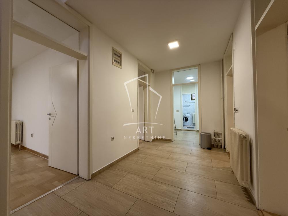 Slika 3 - Milana Tankosića,  Kuća za izdavanje, 487m2, 4.500€