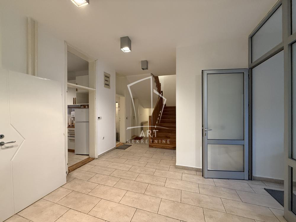 Slika 9 - Milana Tankosića,  Kuća za izdavanje, 487m2, 4.500€