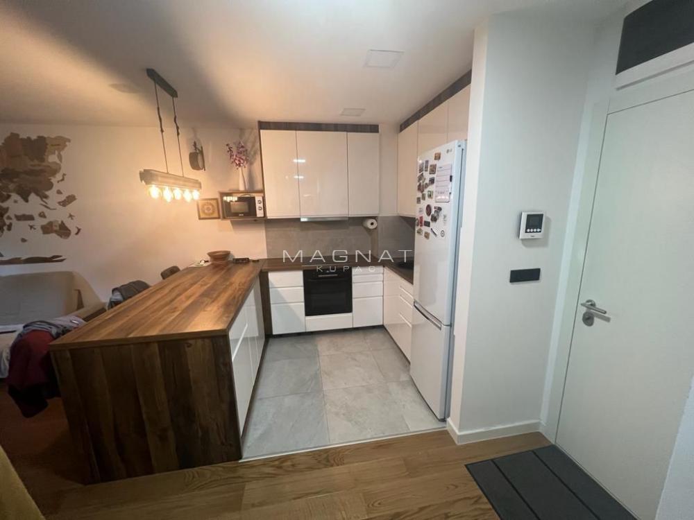 Glavna slika -22. oktobra, Trosoban stan za izdavanje, 67m2, 1.250€