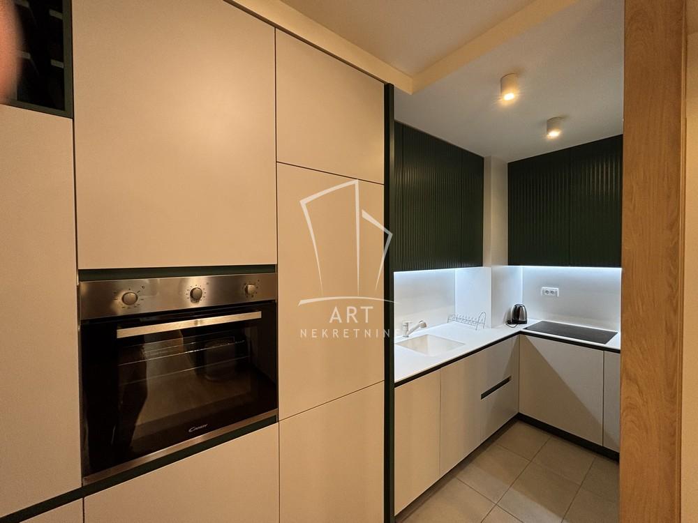 Slika 2 - Sazonova, Trosoban stan za izdavanje, 52m2, 1.250€