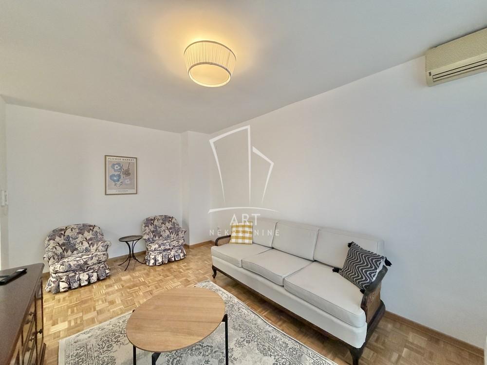 Slika 1 - Vidovdanska, Trosoban stan za izdavanje, 80m2, 850€