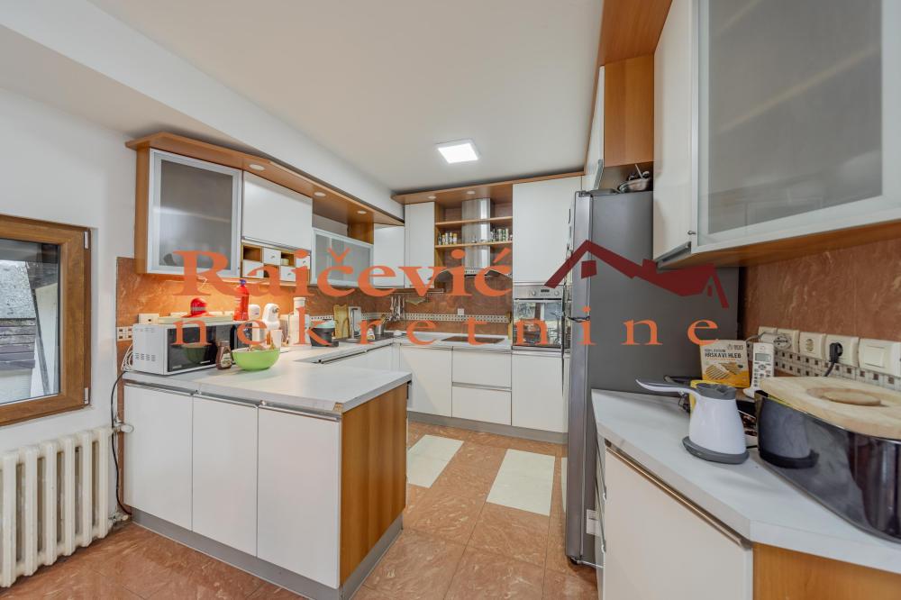 Slika 4 - Koste Racina,  Kuća za izdavanje, 110m2, 2.500€