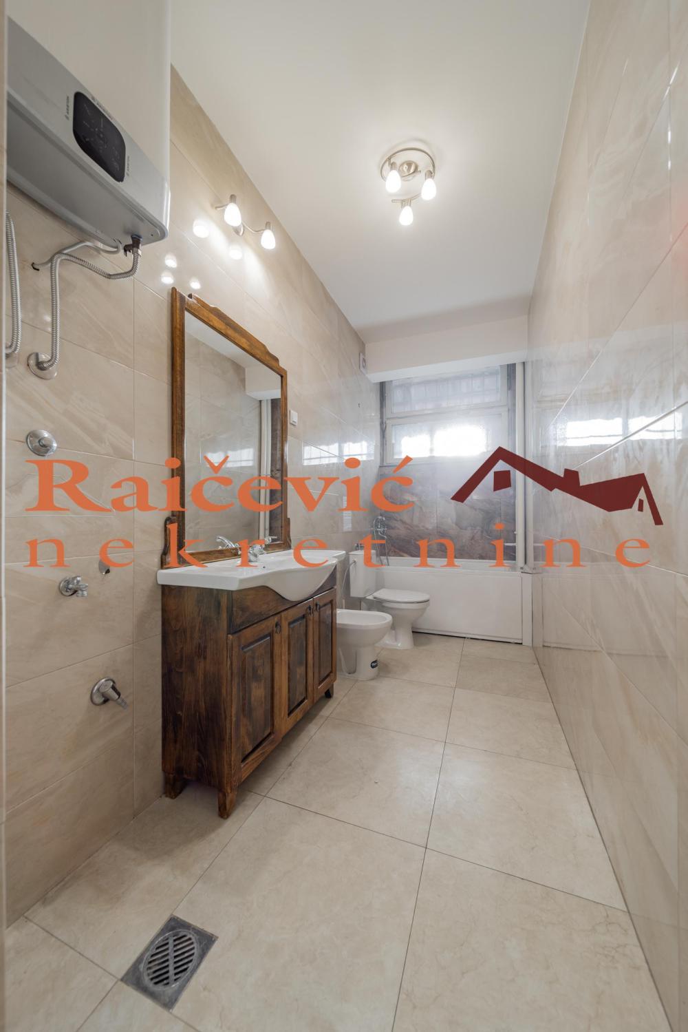 Slika 10 - Bulevar kralja Aleksandra, Trosoban stan za izdavanje, 102m2, 1.000€