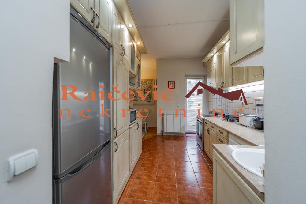 Slika 7 - Bledska, Četvoroiposoban stan za izdavanje, 108m2, 2.000€