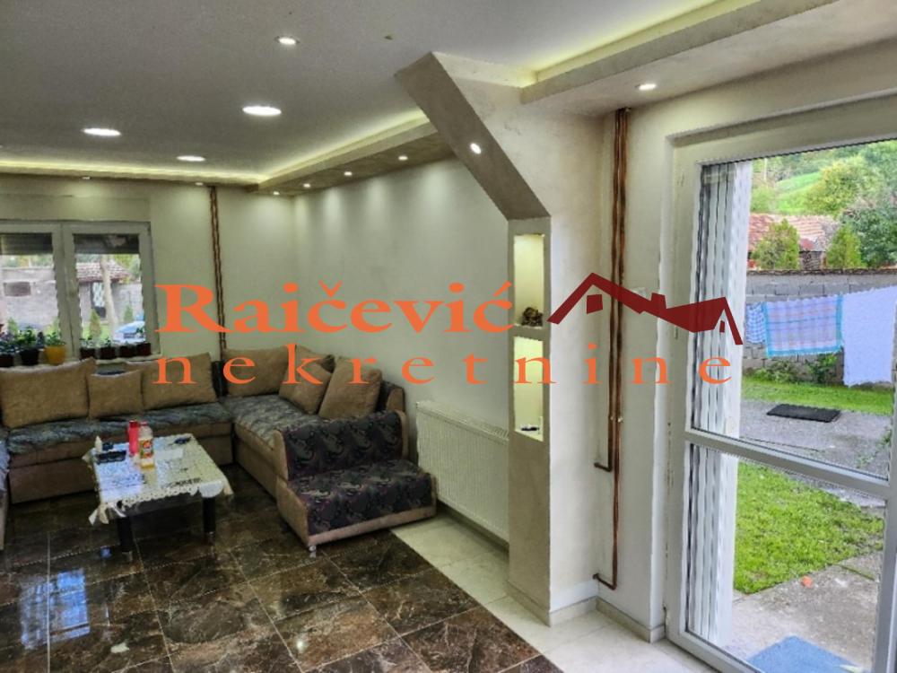 Slika 8 - Put za Petrino brdo,  Kuća na prodaju, 200m2, 205.000€