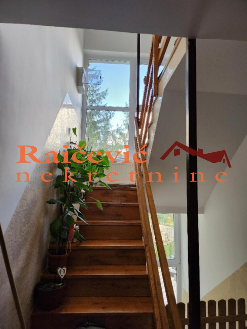 Slika 11 - Put za Petrino brdo,  Kuća na prodaju, 200m2, 205.000€