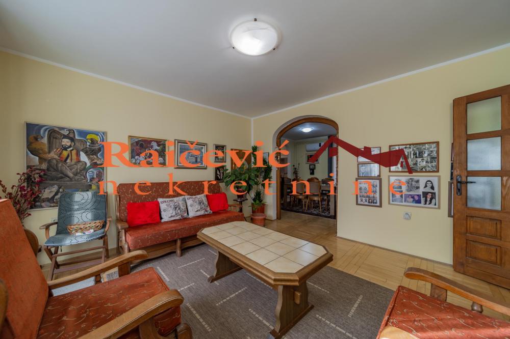 Slika 1 - Slanacki put,  Kuća na prodaju, 263m2, 340.000€