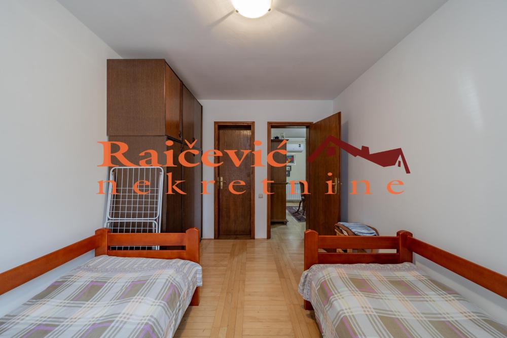 Slika 8 - Slanacki put,  Kuća na prodaju, 263m2, 340.000€