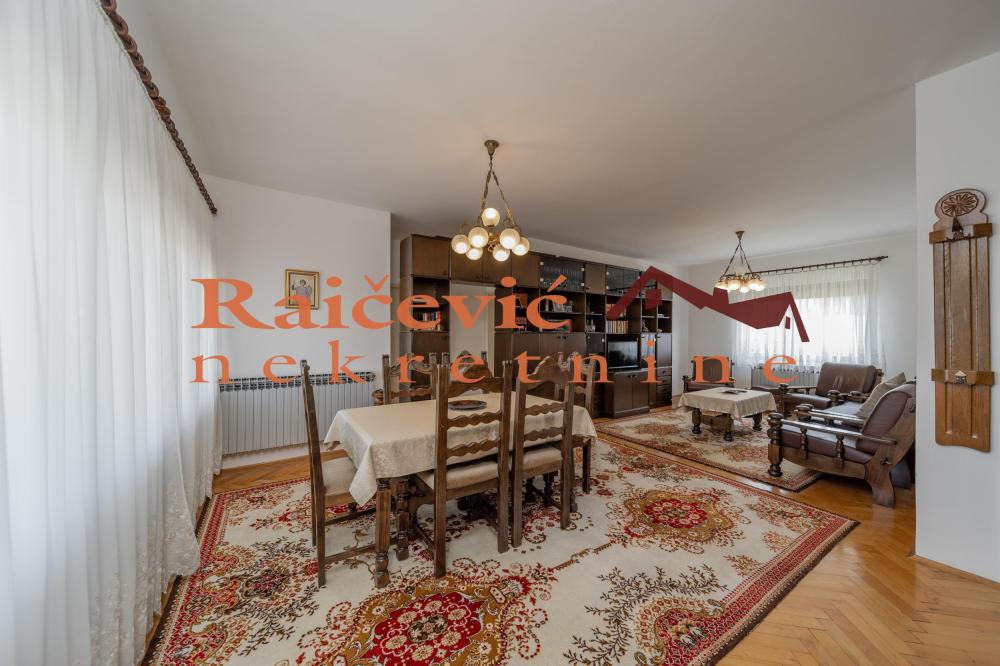 Slika 3 - Smederevski put, Kuća na prodaju, 322m2, 187.000€