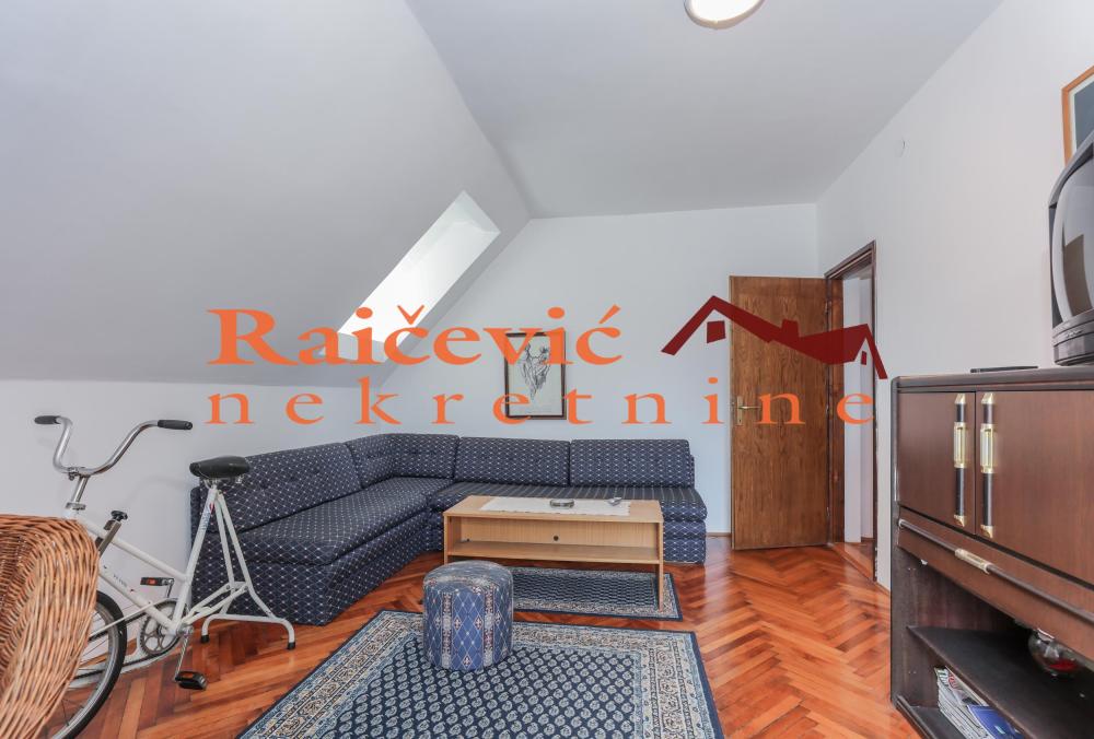 Slika 7 - Pilota Rajka Cvetica,  Kuća na prodaju, 370m2, 400.000€