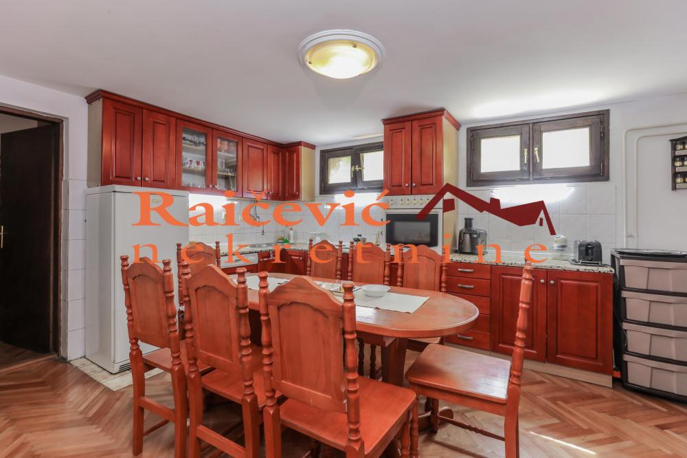 Slika 10 - Pilota Rajka Cvetica,  Kuća na prodaju, 370m2, 400.000€