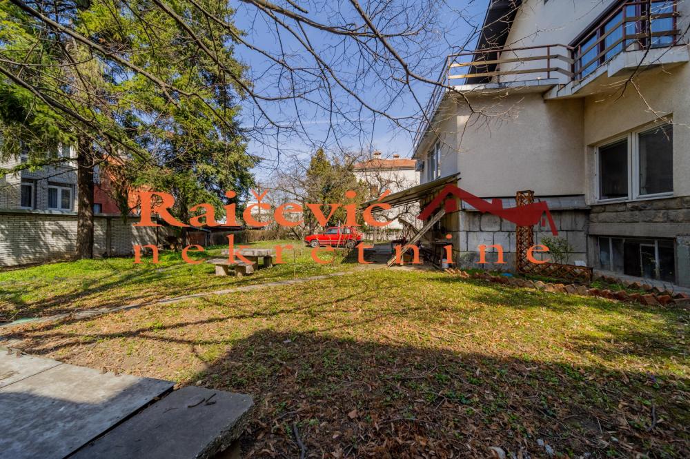 Slika 3 - Vladimira Gacinovica,  Kuća na prodaju, 400m2, 2.500.000€