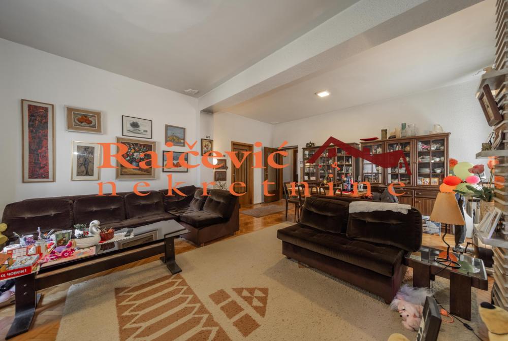 Slika 8 - Vladimira Gacinovica,  Kuća na prodaju, 400m2, 2.500.000€