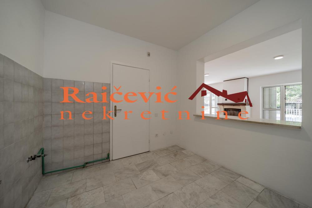 Slika 1 - Nikole Djurkovica,  Kuća na prodaju, 604m2, 1.350.000€