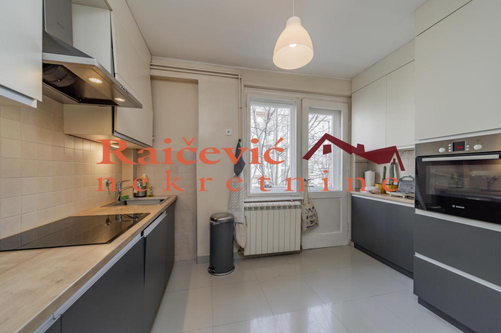 Slika 11 - Hadzi Djerina, Dvosoban stan na prodaju, 73m2, 310.000€