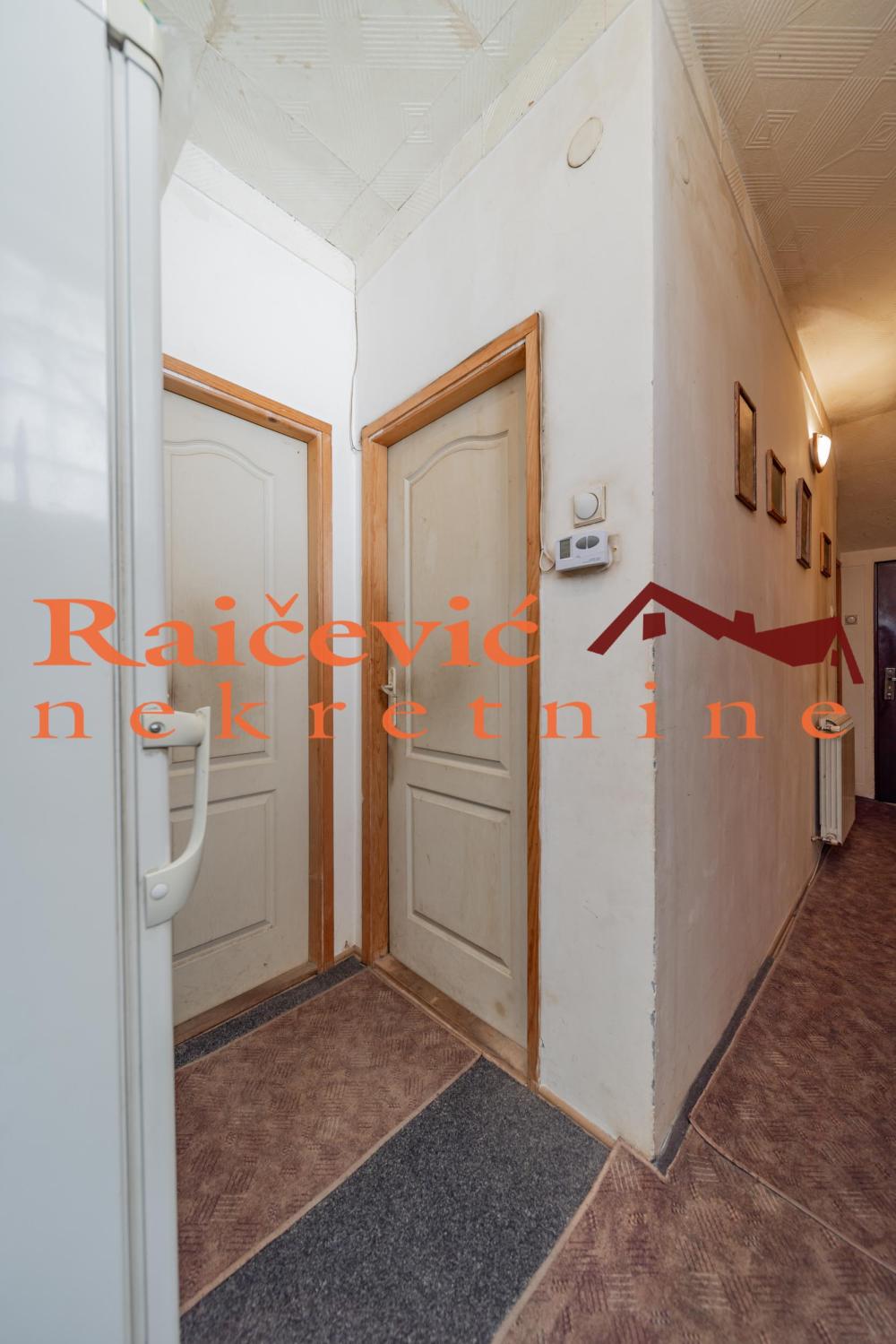 Slika 7 - Omladinsko setaliste, Četvoroiposoban stan na prodaju, 91m2, 123.000€