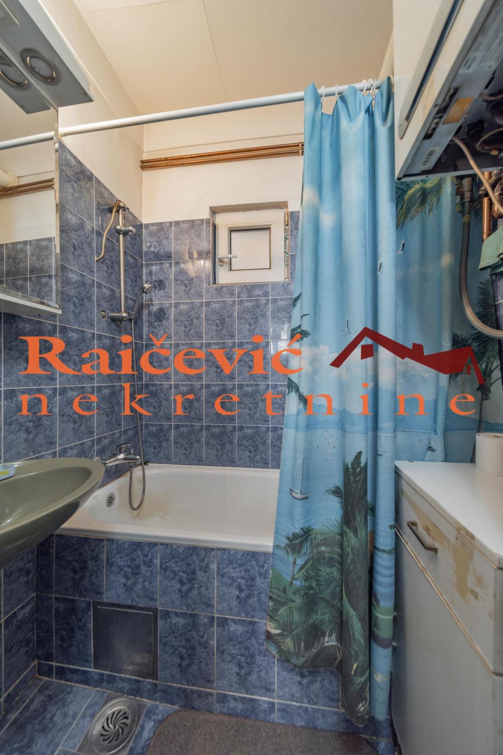 Slika 9 - Omladinsko setaliste, Četvoroiposoban stan na prodaju, 91m2, 123.000€