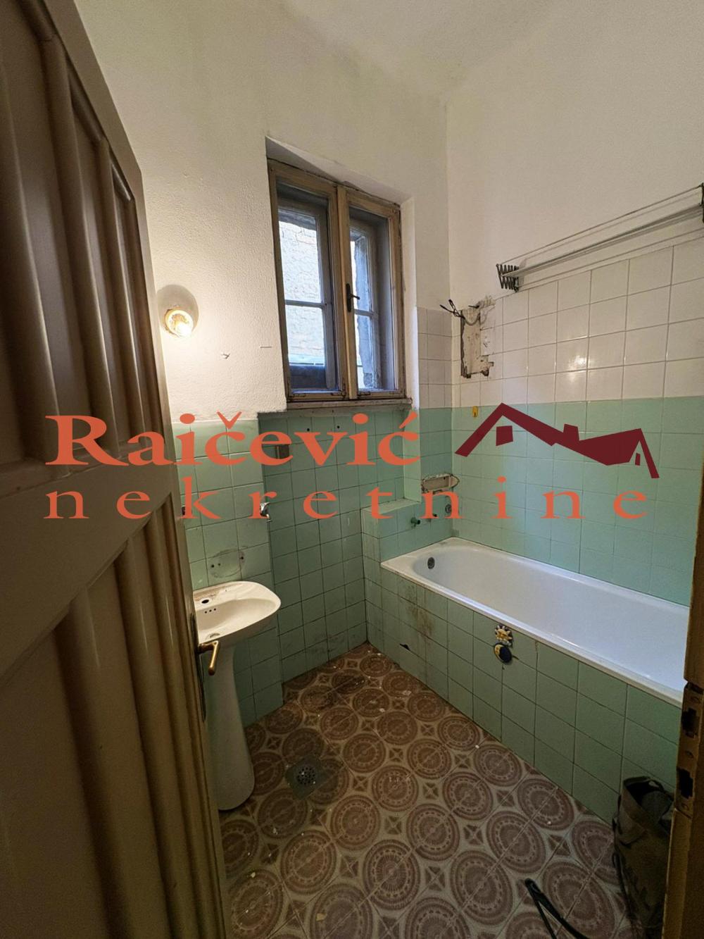 Slika 8 - Santiceva, Četvorosoban stan na prodaju, 91m2, 377.000€