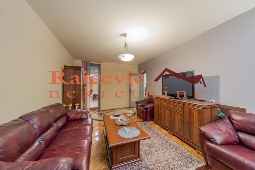 Slika 2 - Cingrijina, Četvorosoban stan na prodaju, 104m2, 348.000€