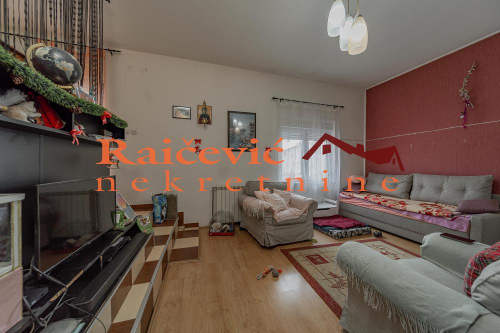 Slika 1 - Omladinsko setaliste, Trosoban stan na prodaju, 115m2, 175.000€