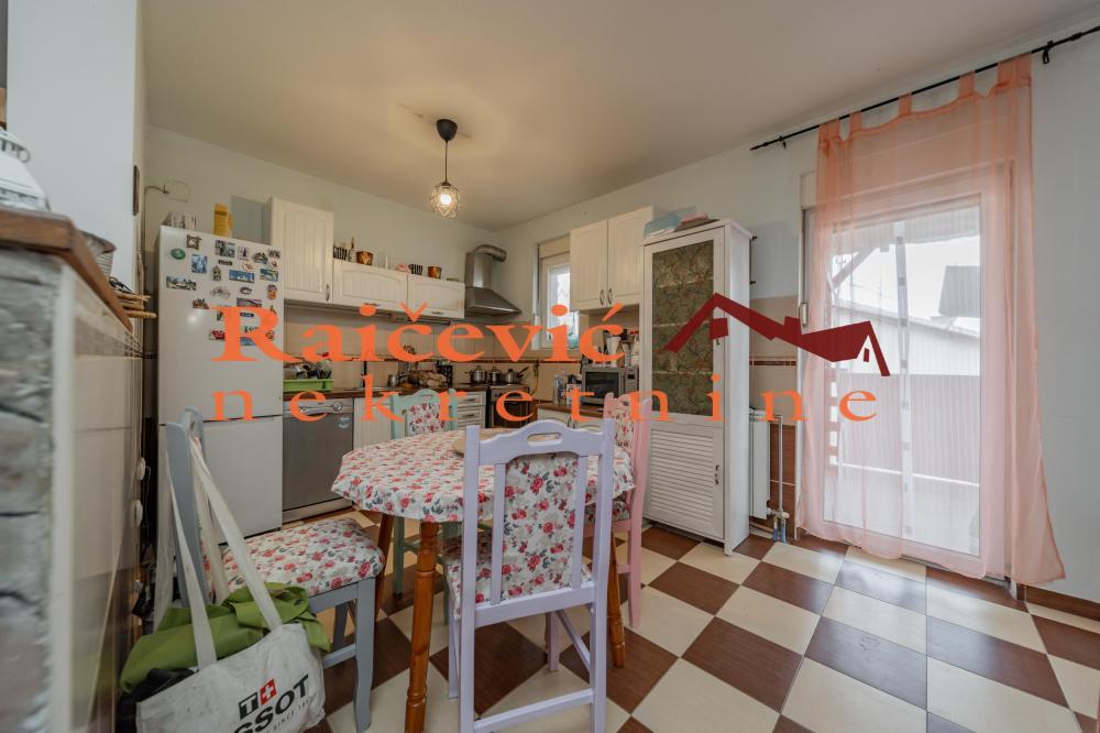 Slika 5 - Omladinsko setaliste, Trosoban stan na prodaju, 115m2, 175.000€