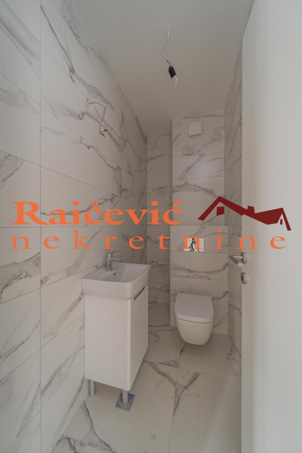 Slika 7 - Dusanovac, Petosoban stan na prodaju, 142m2, 352.000€