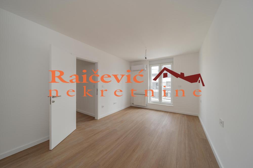 Slika 11 - Dusanovac, Petosoban stan na prodaju, 142m2, 352.000€