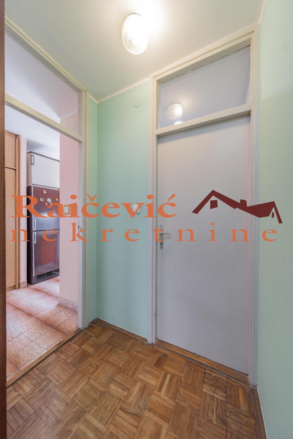 Slika 6 - Vojvode Stepe, Petosoban stan na prodaju, 152m2, 319.900€