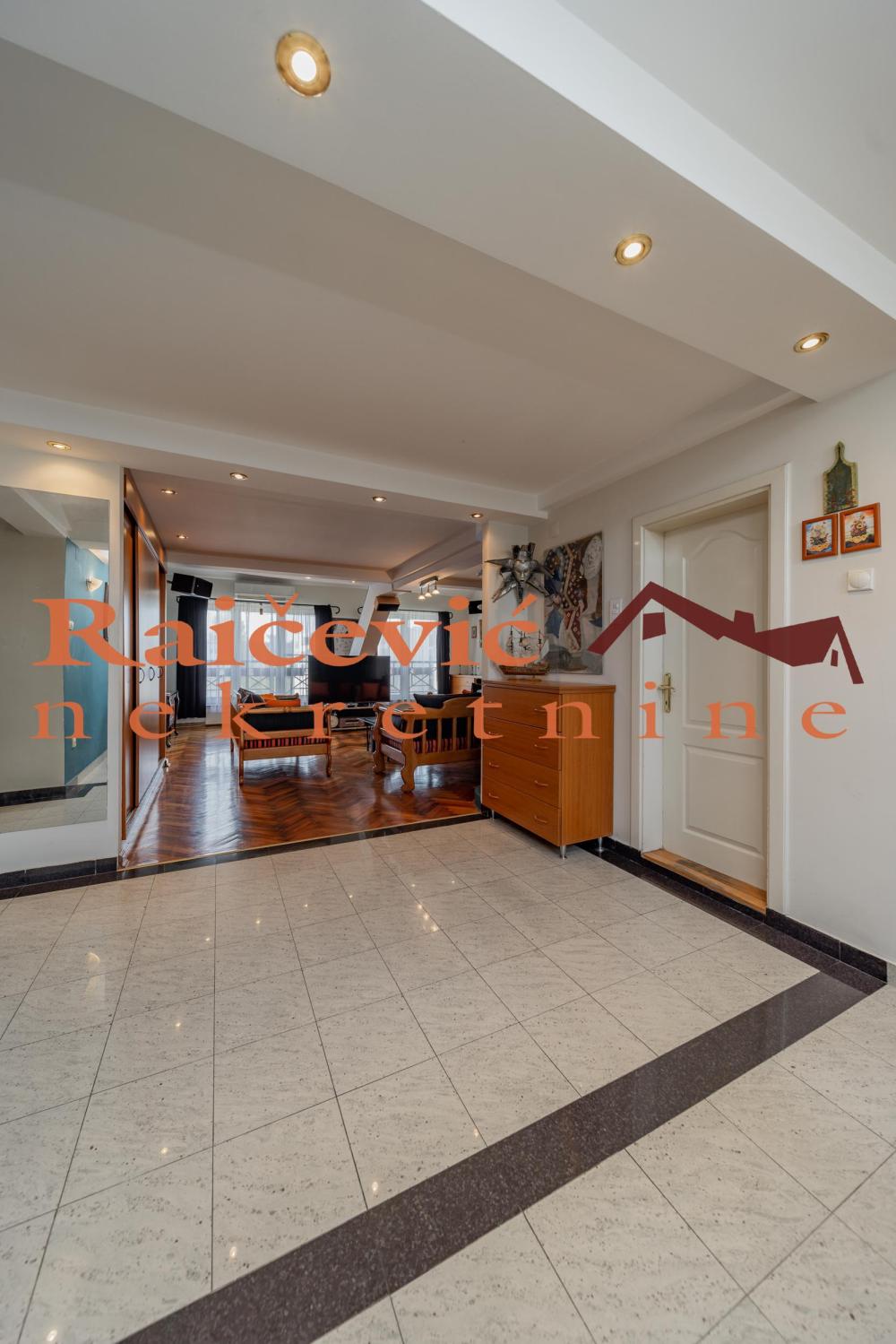 Slika 6 - 22. oktobra, Petosoban stan na prodaju, 158m2, 350.000€