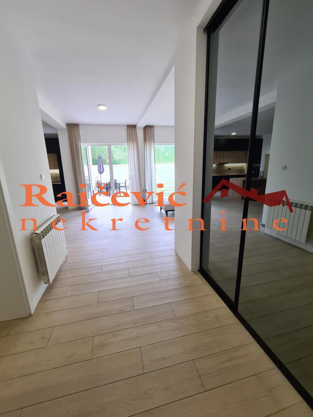 Slika 1 - Velisava Vulovica, Četvorosoban stan na prodaju, 180m2, 900.000€