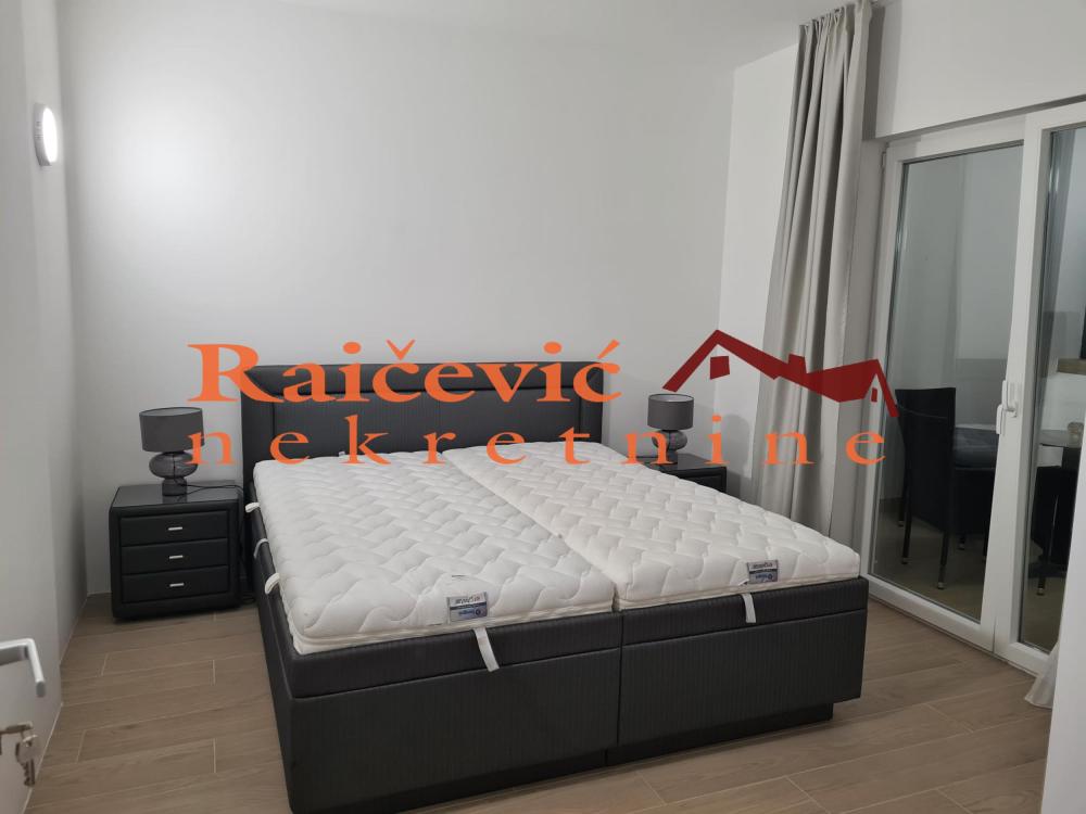 Slika 4 - Velisava Vulovica, Četvorosoban stan na prodaju, 180m2, 900.000€