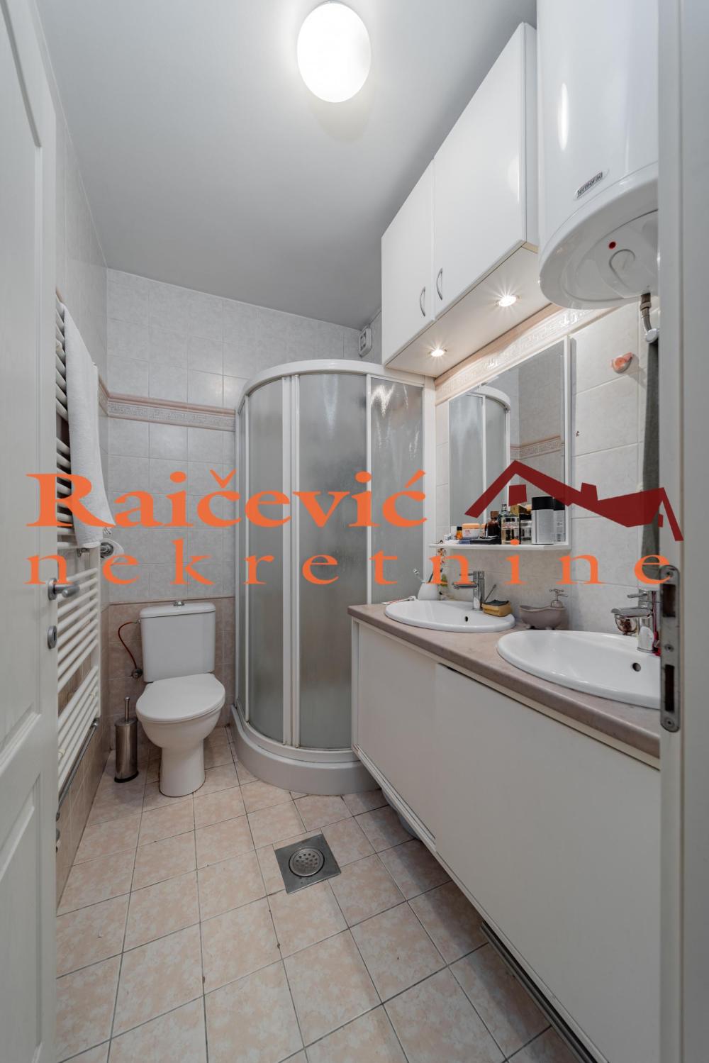 Slika 8 - Koce Popovica, Četvorosoban stan na prodaju, 202m2, 540.000€