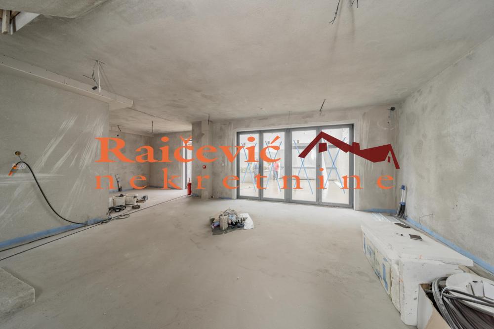 Slika 8 - Dusanovac,  Lokal na prodaju, 245m2, 735.000€