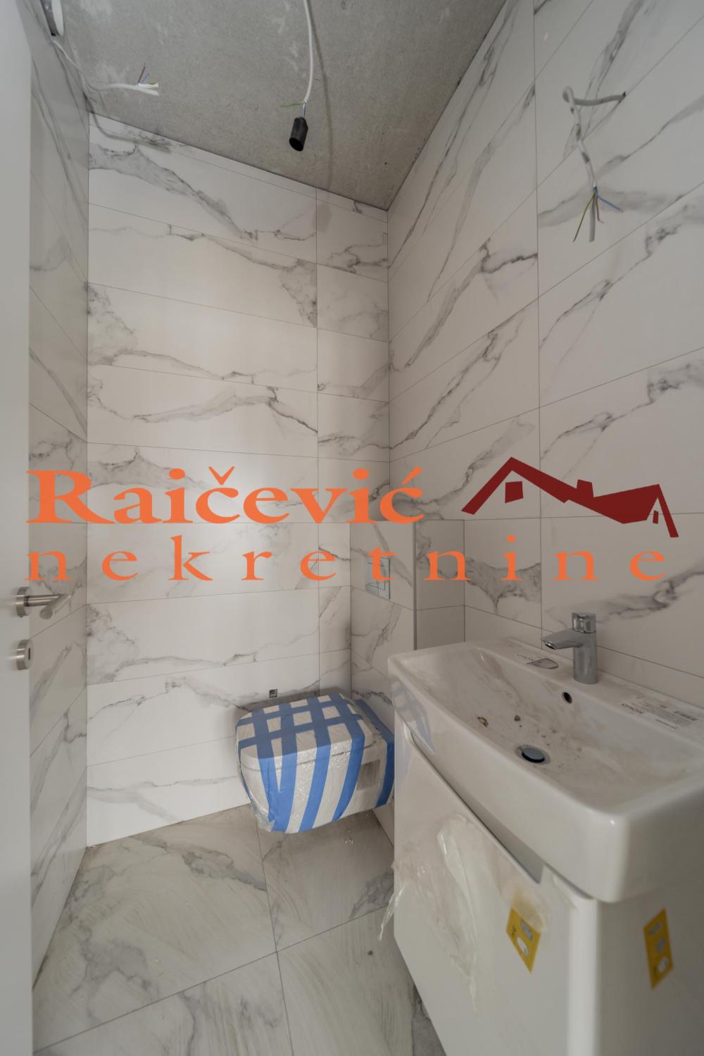 Slika 11 - Dusanovac,  Lokal na prodaju, 245m2, 735.000€