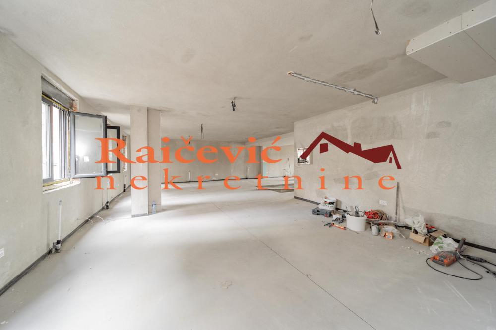 Slika 5 - Dusanovac,  Lokal na prodaju, 256m2, 769.000€