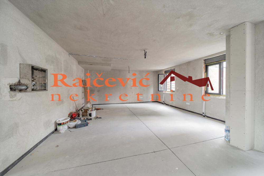 Slika 7 - Dusanovac,  Lokal na prodaju, 256m2, 769.000€