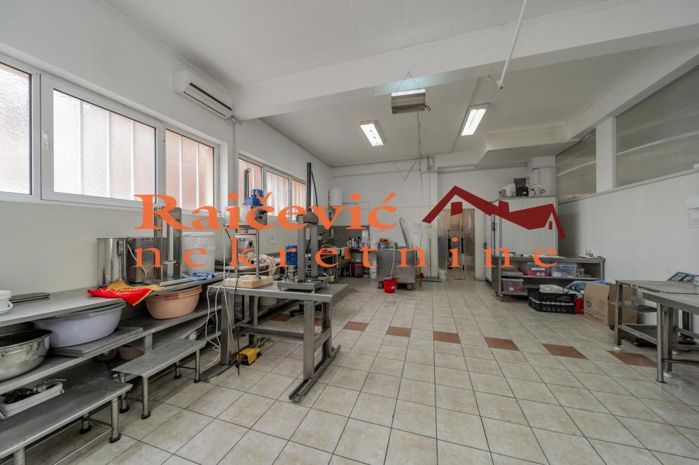 Slika 2 - Vojvode Vlahovica,  Lokal na prodaju, 315m2, 445.000€