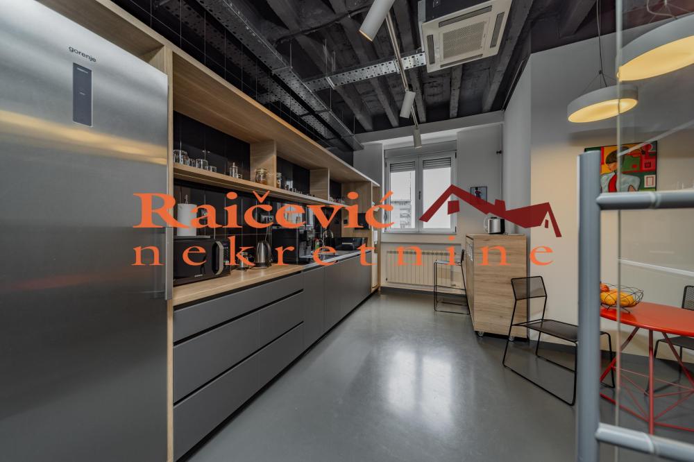 Slika 11 - Kneza Mihaila,  Lokal za izdavanje, 24m2, 1.690€