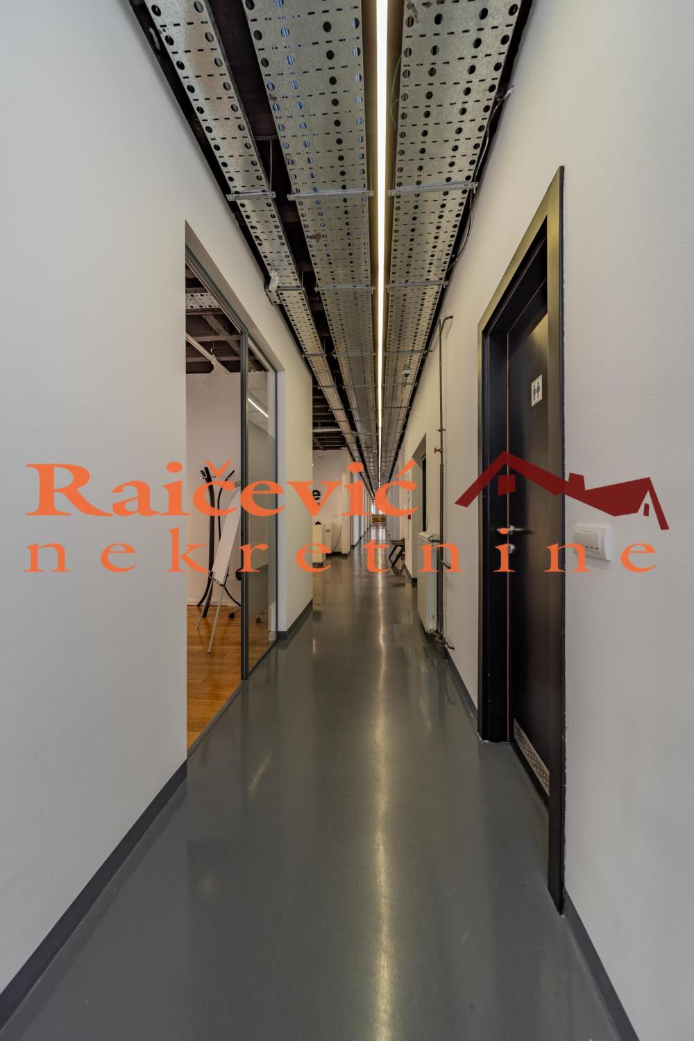 Slika 3 - Kneza Mihaila,  Lokal za izdavanje, 34m2, 2.300€