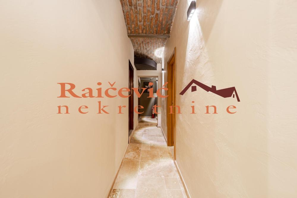 Slika 11 - Djure Danicica,  Lokal na prodaju, 210m2, 649.000€