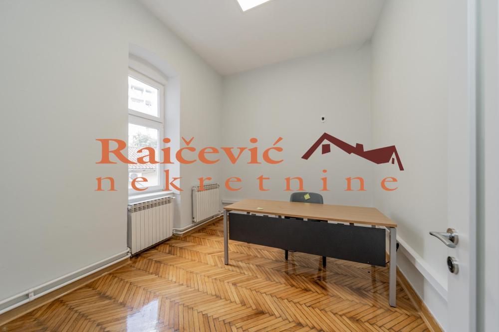 Slika 2 - Cara Urosa,  Lokal za izdavanje, 239m2, 2.000€