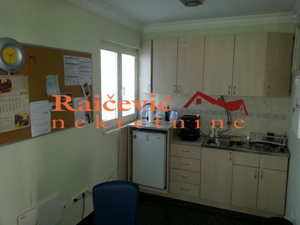 Slika 7 - Dragacevska,  Lokal na prodaju, 299m2, 547.000€