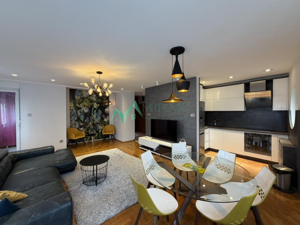 Slika 2 - Četvoroiposoban stan na prodaju, 161m2, 464.500€